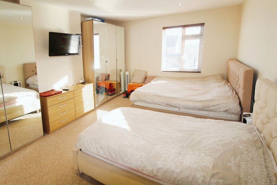 3 bedroom Mid Terrace House for sale, Belchers Lane, Birmingham, B9 £