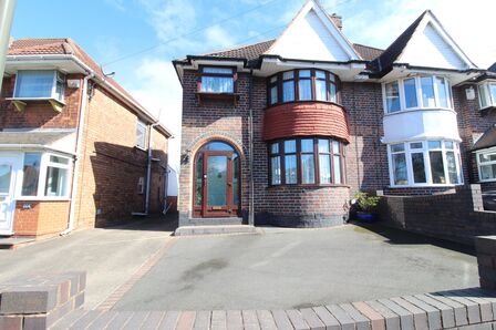 Flaxley Road, 4 bedroom Semi Detached House for sale, £290,000