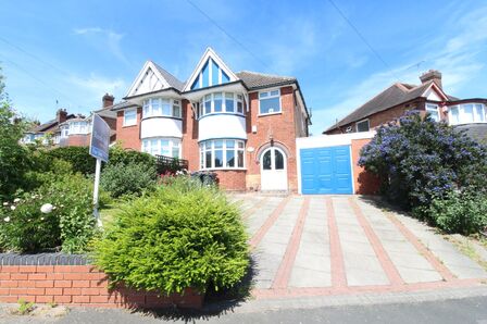 Moat Lane, 3 bedroom Semi Detached House for sale, &pound;280,000
