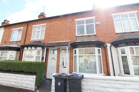 Lily Road, 3 bedroom Mid Terrace House to rent, £1,100 pcm