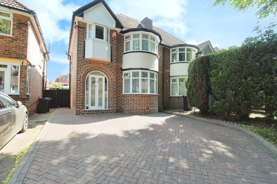Main image of 3 bedroom Semi Detached House for sale, Old Farm Road, Birmingham, West Midlands, B33