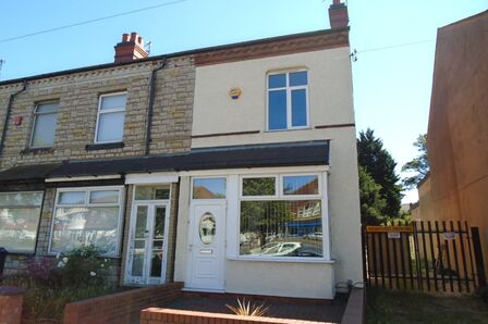 2 bedroom Mid Terrace House for sale