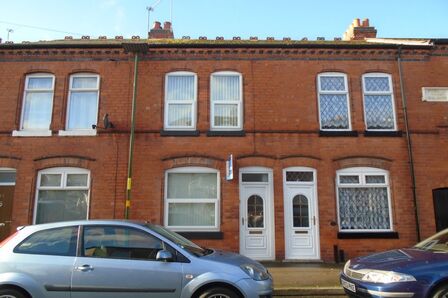 2 bedroom Mid Terrace House for sale