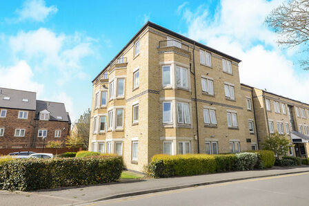 Olympian Court, 2 bedroom Flat to rent, &pound;1,400 pcm