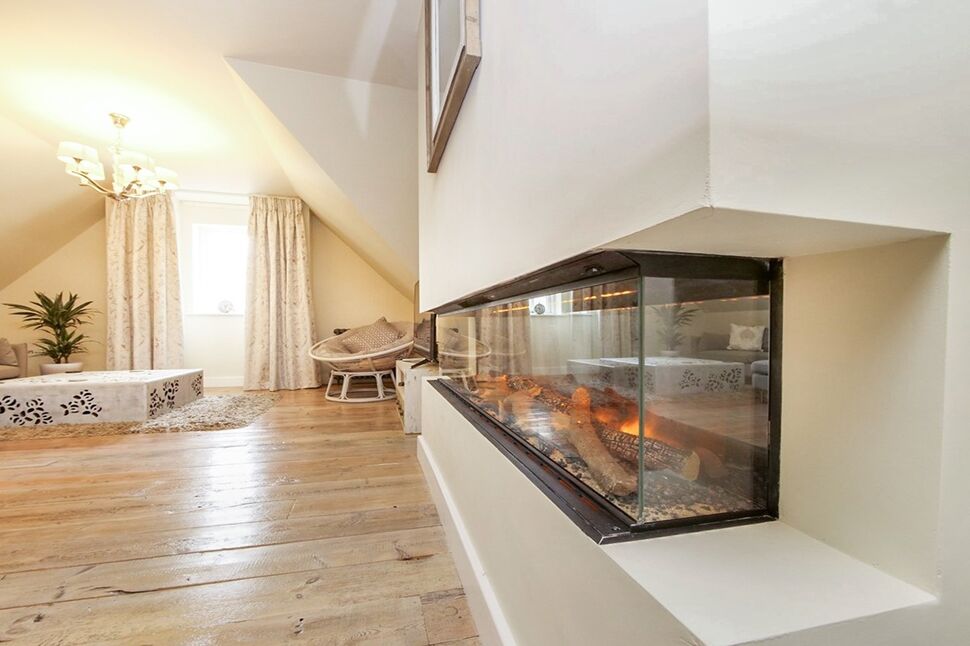 Open Plan Living Room / Kitchen