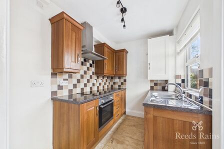 Salisbury Terrace, 2 bedroom Mid Terrace House to rent, &pound;1,075 pcm