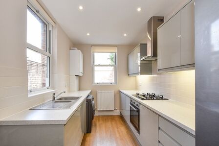 Cromer Street, 4 bedroom Mid Terrace House to rent, £1,495 pcm