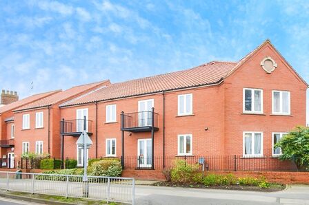 Monkgate, 2 bedroom  Flat to rent, £1,300 pcm