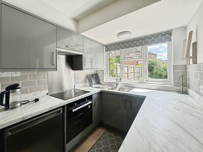 Broadway, 3 bedroom  House to rent, £1,100 pcm