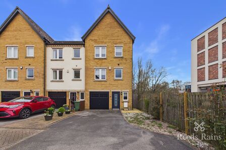 William Court, 4 bedroom End Terrace House for sale, &pound;500,000