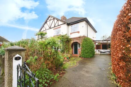 Abbotsway, 4 bedroom Semi Detached House for sale, £380,000