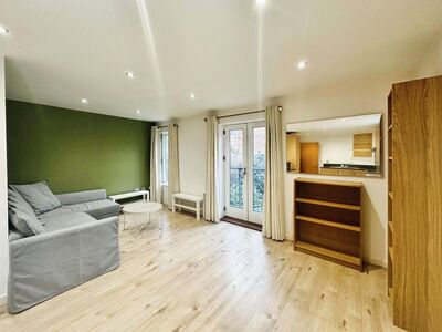 Centurion Square, 1 bedroom  Flat to rent, £1,250 pcm