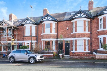 3 bedroom Mid Terrace House for sale