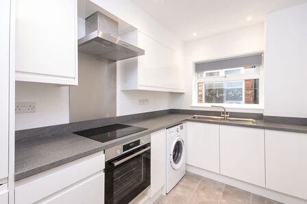 1 bedroom  Room to rent