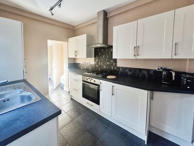 Garth Terrace, 2 bedroom Mid Terrace House to rent, £1,200 pcm