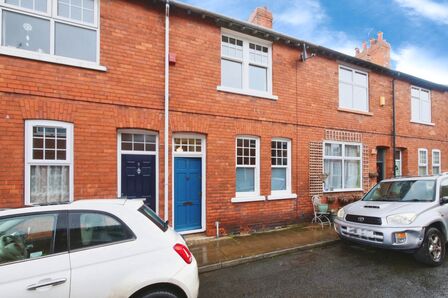 3 bedroom Mid Terrace House for sale