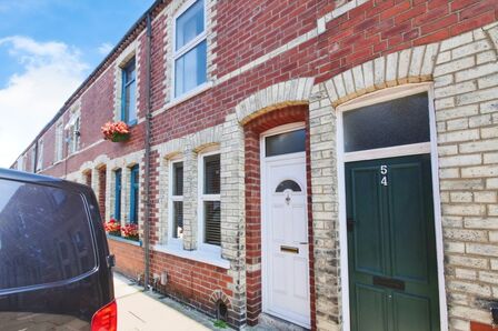 Curzon Terrace, 3 bedroom Mid Terrace House for sale, £350,000