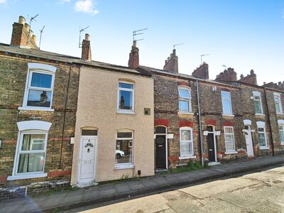 2 bedroom Mid Terrace House for sale