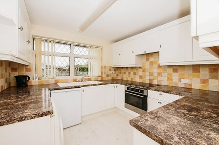 2 bedroom Semi Detached Bungalow to rent