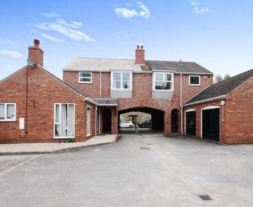 Penleys Court, 2 bedroom  Flat for sale, £210,000