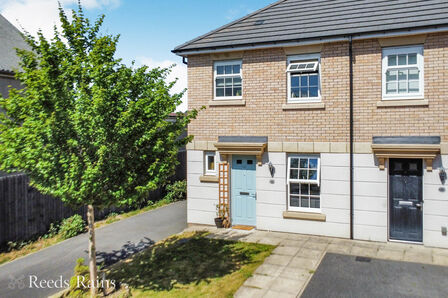 Farro Drive, 3 bedroom End Terrace House for sale, £330,000