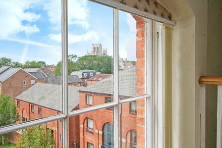 3 bedroom  Flat for sale