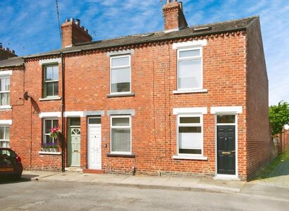 2 bedroom End Terrace House for sale