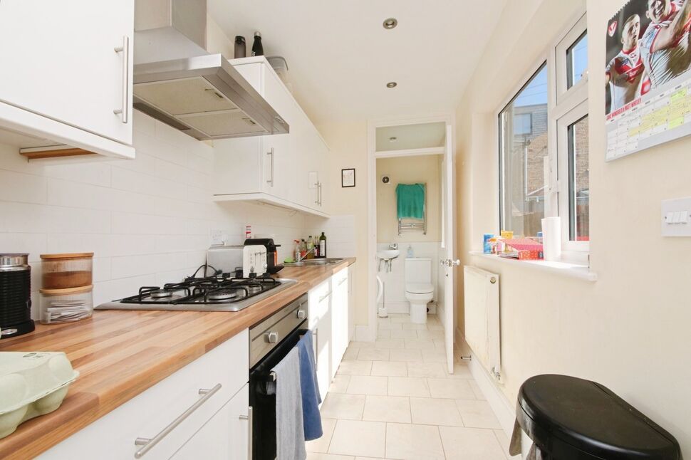 Main image of 3 bedroom Mid Terrace House to rent, Curzon Terrace, York, North Yorkshire, YO23