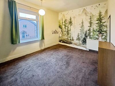 2 bedroom Mid Terrace House to rent