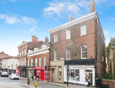 7 bedroom Mid Terrace House for sale
