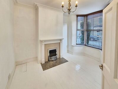 Scott Street, 2 bedroom End Terrace House to rent, £1,195 pcm