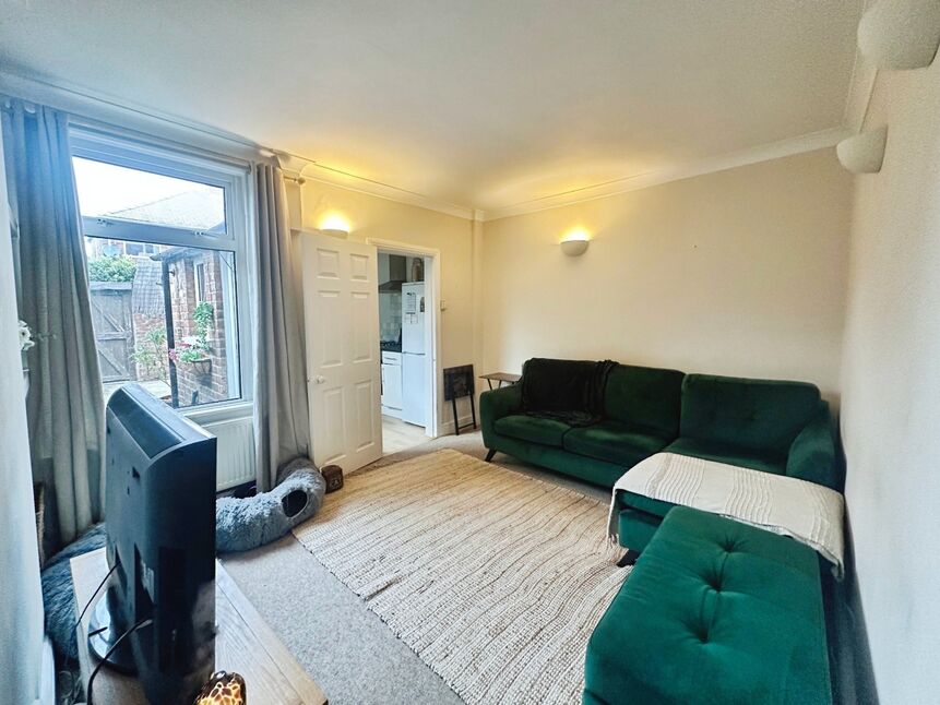 Main image of 2 bedroom Mid Terrace House to rent, Sutherland Street, York, North Yorkshire, YO23