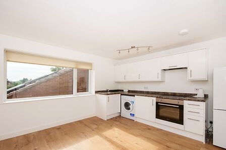 Link Avenue, 2 bedroom  Flat to rent, £1,050 pcm