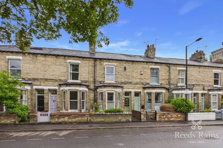Huntington Road, 2 bedroom Mid Terrace House for sale, &pound;325,000