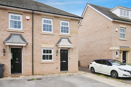 2 bedroom End Terrace House for sale