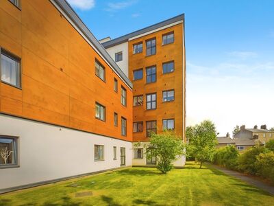 2 bedroom  Flat for sale