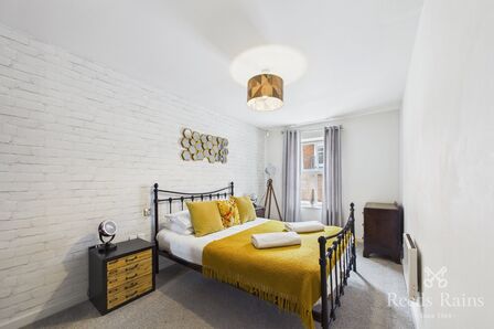 Skeldergate, 2 bedroom Flat to rent, &pound;1,300 pcm
