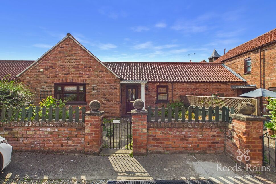 2 bedroom Semi Detached Bungalow for sale