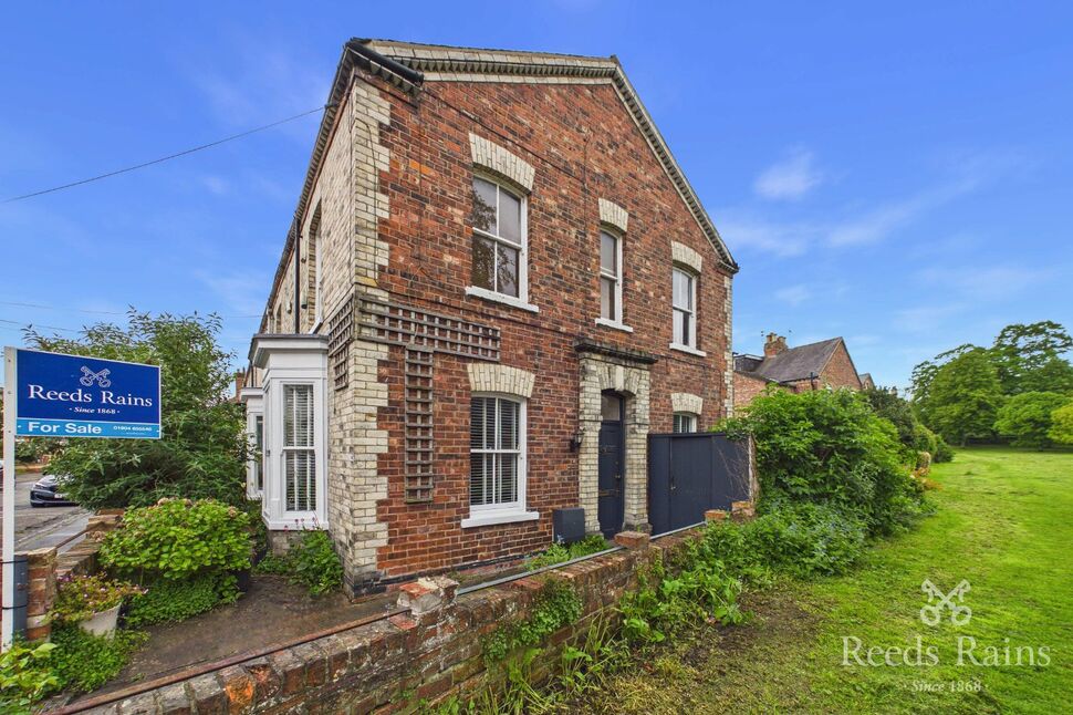 Main image of 4 bedroom End Terrace House for sale, Nunthorpe Road, York, North Yorkshire, YO23