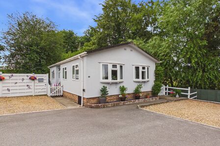 2 bedroom Detached Property for sale