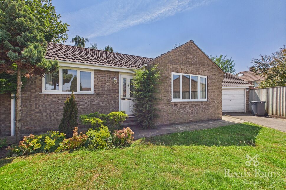 Main image of 2 bedroom Detached Bungalow to rent, Wydale Road, York, North Yorkshire, YO10