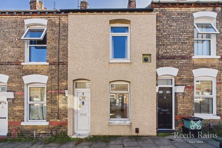 2 bedroom Mid Terrace House for sale