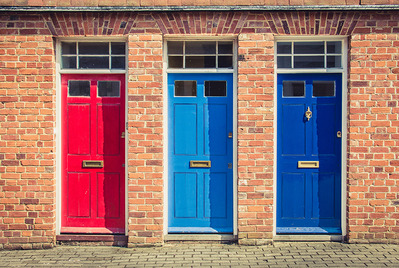 3 doors - Red, light blue and dark blue