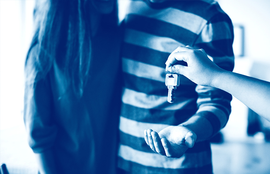 Handing over keys to the tenant