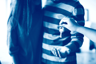 Handing over keys to the tenant