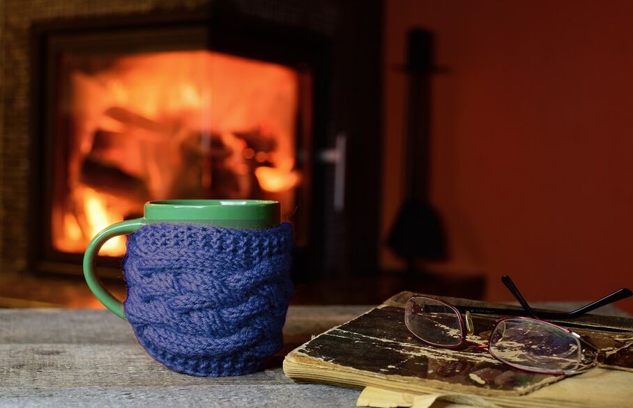 Cosy cup and fire