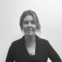 Julie Davies Sales Negotiator