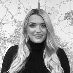 Georgia Evans  Financial Adviser